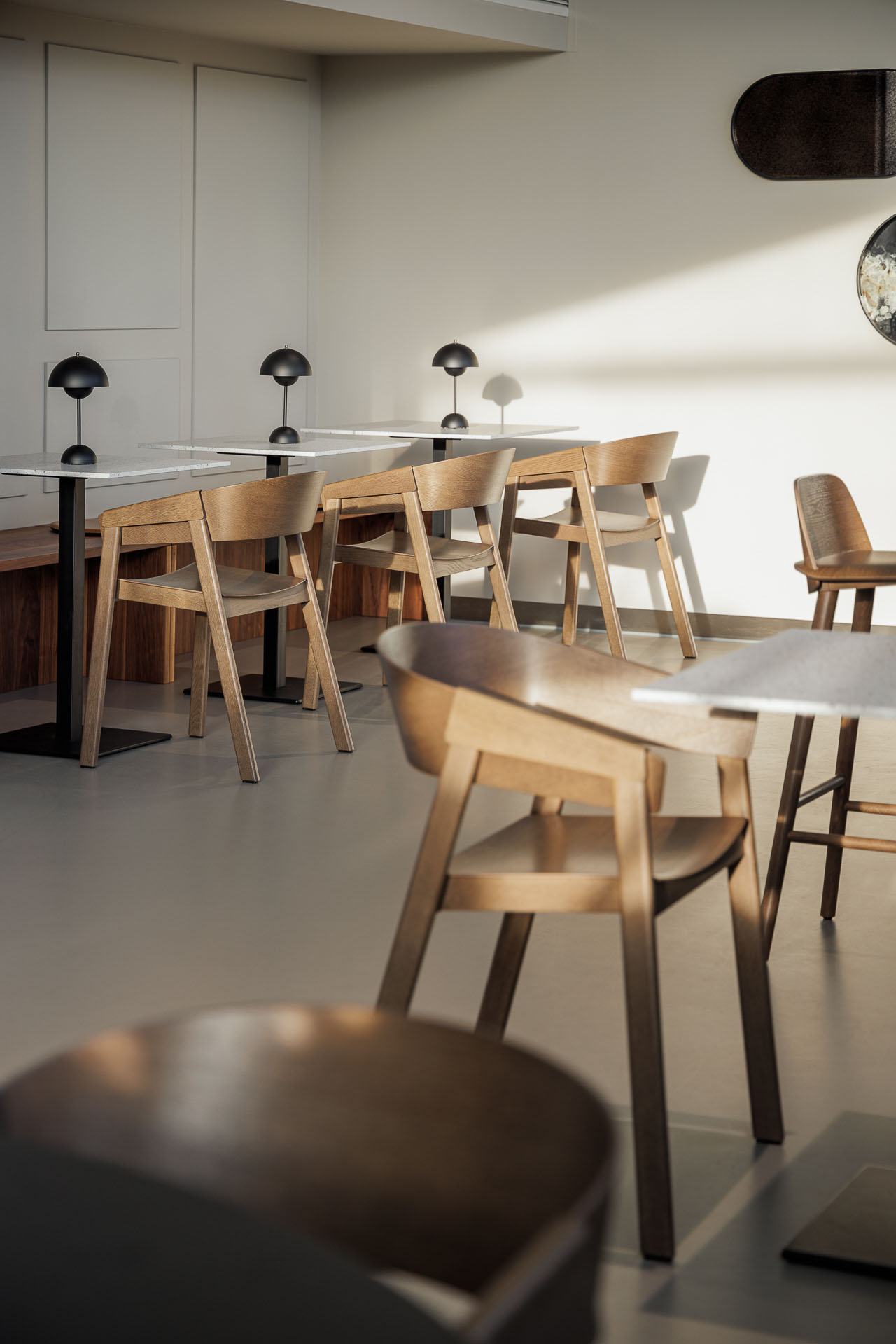 Wij hebben high-end meubilair geselecteerd en mogen leveren voor het Grab & Go concept in Central Park Utrecht. 