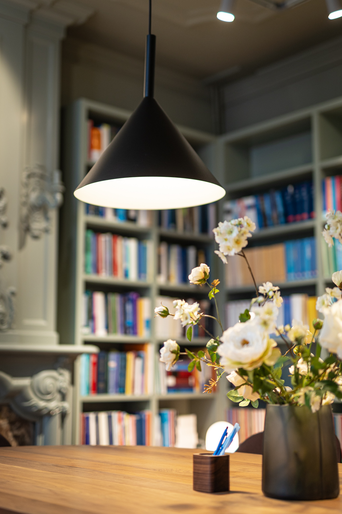 Vergaderkamer en bibliotheek Lubbers Boer Douma